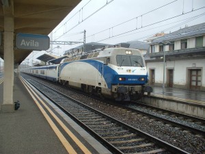 El tren de Ávila, con la 252-058 de protagonista.