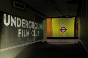 La zona en deuso de Charing Cross se convierte en un cine efímero. Foto: Underground Film Club.