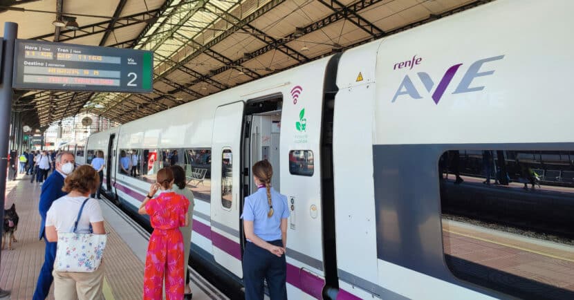 El 11, 12 y 13 de noviembre acumula el doble de puntos con los Días Más Renfe. MIGUEL BUSTOS