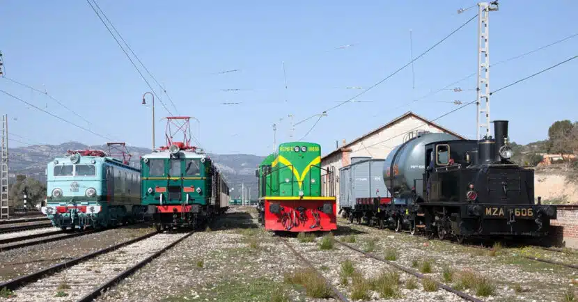 Algunos de los trenes que participaron en la Festa del Tren de 2022. © ADRIÀ ROIG.