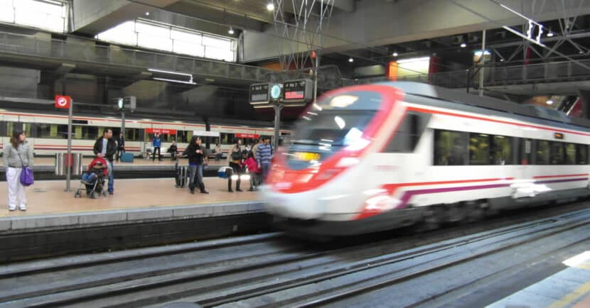 Trenes de Cercanías en Atocha. INGOLFBLN.