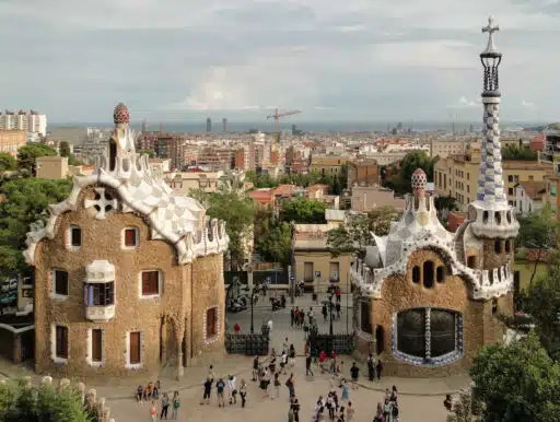 Vista del parque Güell (CC BY SA) BERNARD GAGNON-WIKIMEDIA COMMONS