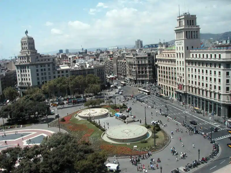 La Plaza de Cataluña vista desde arriba. (CC BY SA) BADOSA-WIKIMEDIA COMMONS.