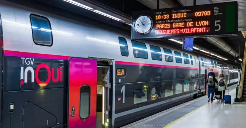 Tren Avelia Eurodúplex del TGV inOui Barcelona-París en Barcelona Sants. © SNCF.