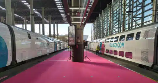 Trenes de Ouigo en Madrid-Puerta de Atocha el día de la inauguración de su ruta Madrid-Barcelona. © MIGUEL BUSTOS.