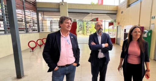 The Mayor of Fuenlabrada and the Chairman of Adif at La Serna station. © ADIF.
